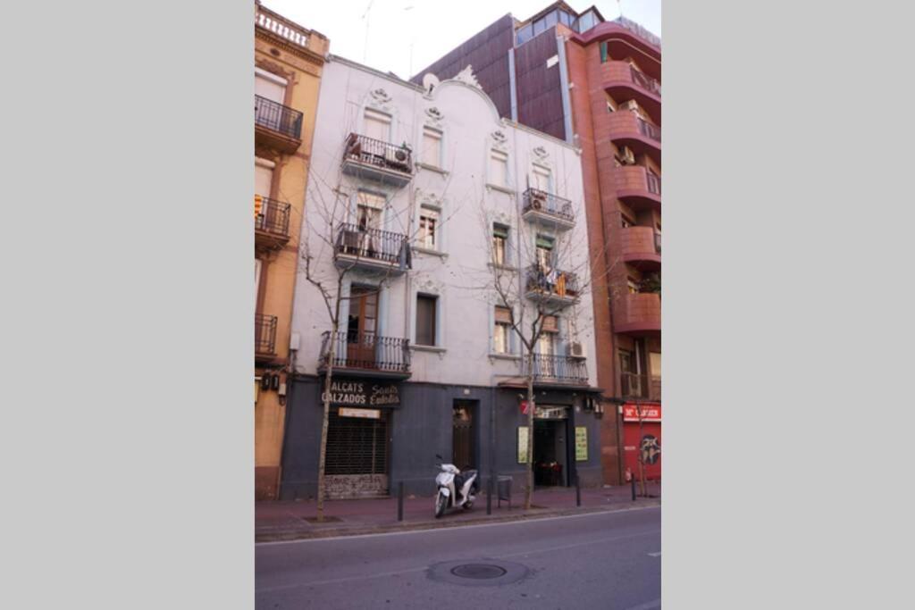 Barcelona Industrial Style Apartment L'Hospitalet de Llobregat Exteriör bild